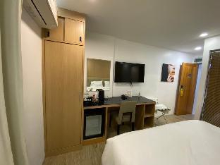 Others 2, 8 Hotel & Cafe, Khlong Toey