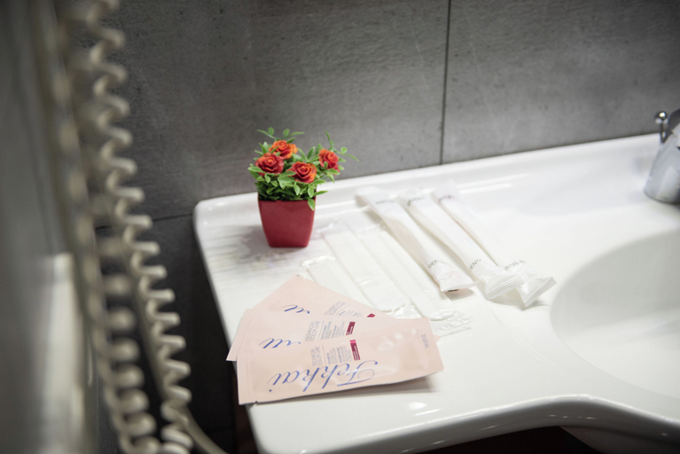 Bathroom 3, Kraveli Hotel, Tbilisi