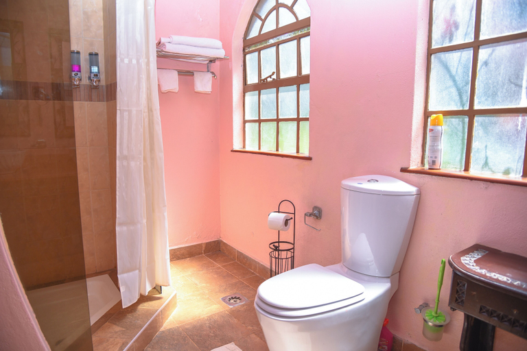 Bathroom 3, Sangare Gardens, Kieni