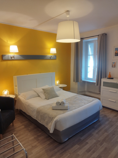Bedroom 3, Hôtel les Thermes, Charente-Maritime