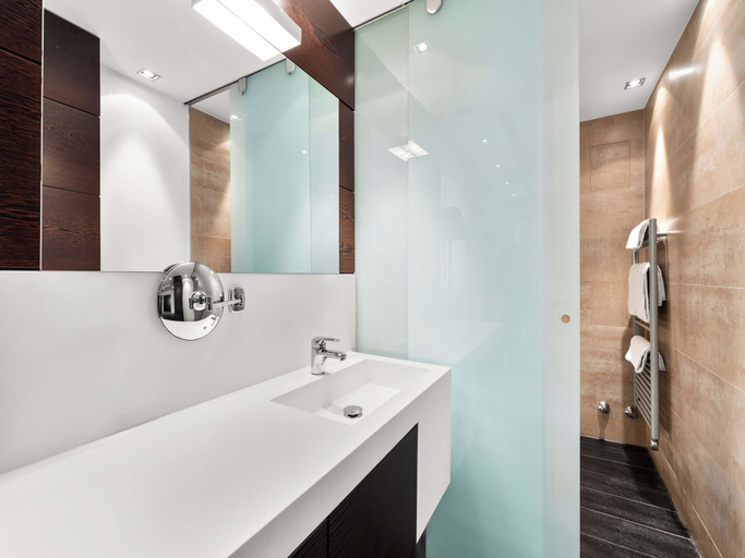 Bathroom 3, B&B HOTEL Linz City-Ost, Linz