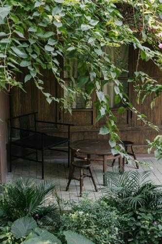 Others 5, TOKI Retreat Van Long, Gia Viễn