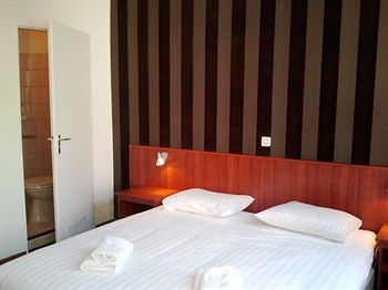 Guestroom 5, Hotel Satori Amsterdam, Tapestry Collection by Hilton, Amsterdam
