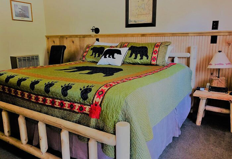 Others 4, Grizzly Lodge, Park