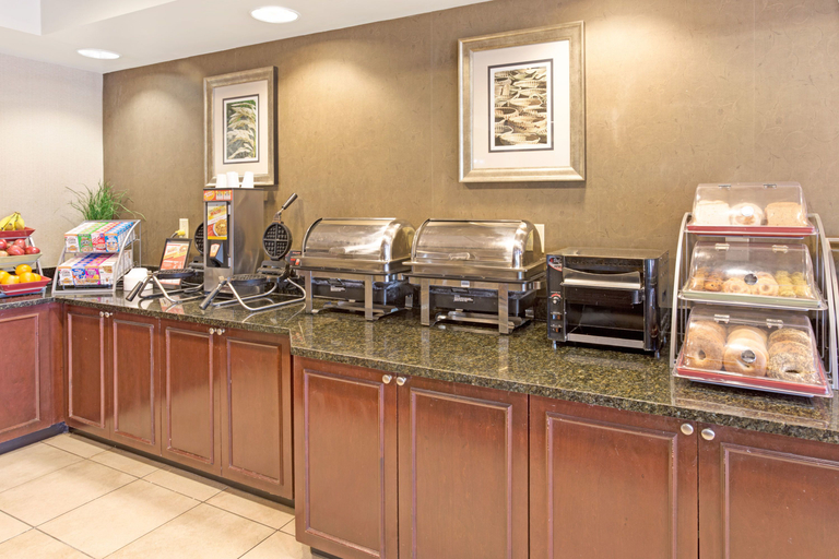 Food & Drinks 4, Wingate By Wyndham Charleston University Boulevard, Charleston