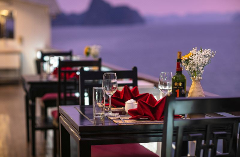 Food & Drinks 5, La Regina Classic Cruise, Hạ Long