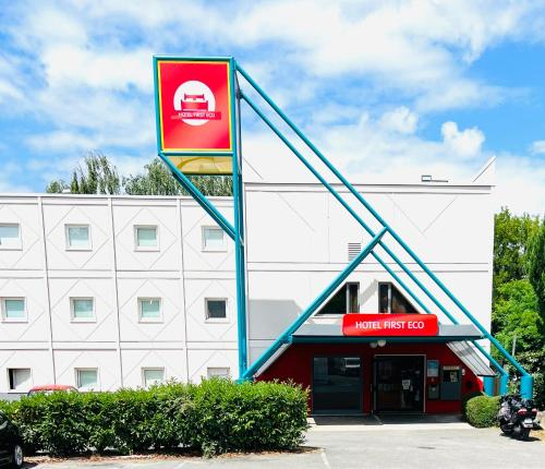 Others 4, Hotel First Eco Savigny Villemoisson Centre Commercial Carrefour, Essonne