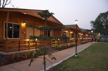 Garden, Sai River Resort, Raigarh