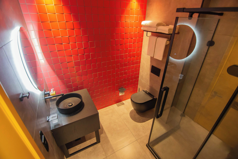 Bathroom 2, CH51, Batumi