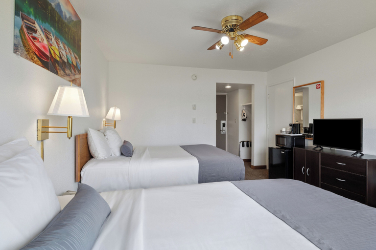 Bedroom 2, Waldport Bayfront Hotel and Restaurant, Lincoln