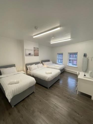 Others 5, County serviced accommodation, Sefton