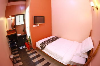 Others 2, Sule Sapphire, Yangon