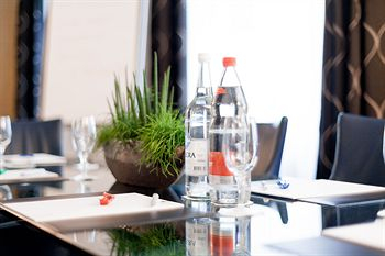 Others 4, Hotel Basel - urbane Tradition und Moderne, Basel