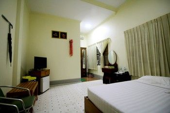 Others 5, Famous Hotel, Mandalay