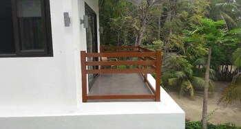Others 4, The Whitehouse by the Sea, Panglao