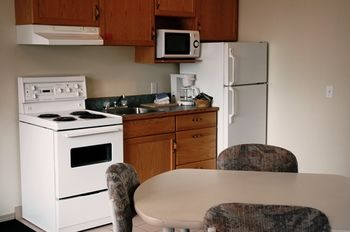 Others 3, SlumberLodge Hotel, Okanagan-Similkameen