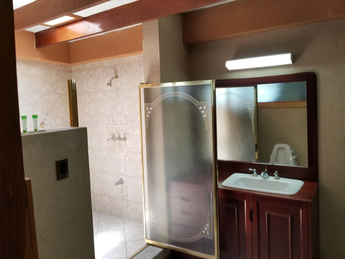 Bathroom 3, Hostel Monte Campana Escazu, Escazú