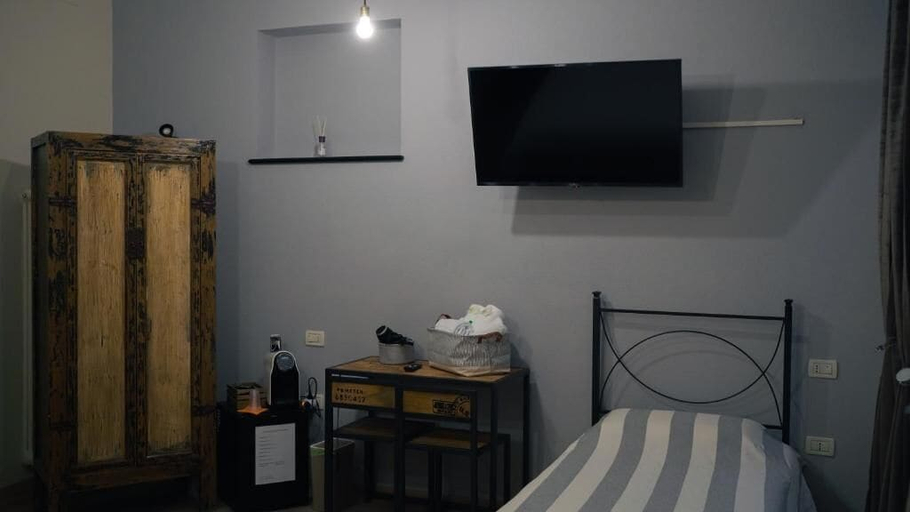 Bedroom 4, Piccolo Borgo, Genova