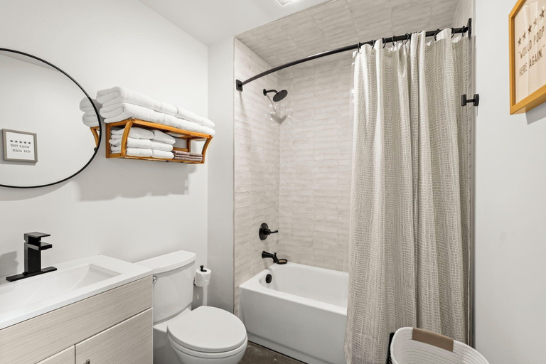 Bathroom, The Speckled Trout Outpost, Washington