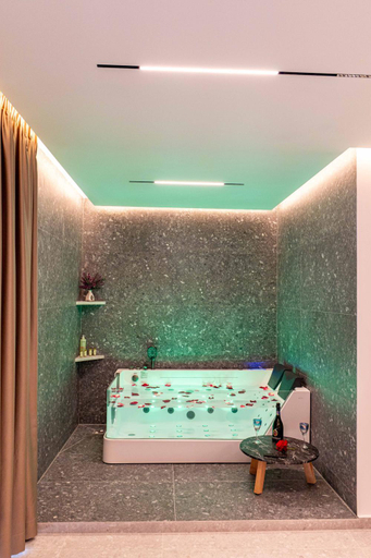 Bathroom 4, Euphoria Apartments, Sarandës
