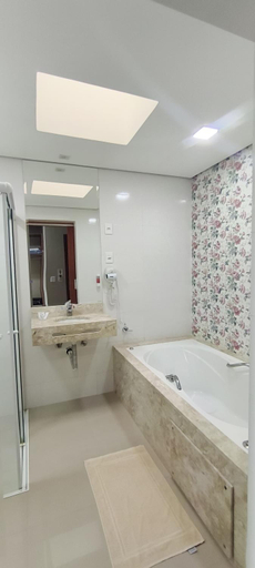 Bathroom 5, Hotel Kalimera, Clementina