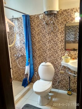 Bathroom 2, Red Arrow Residency, Kolkata