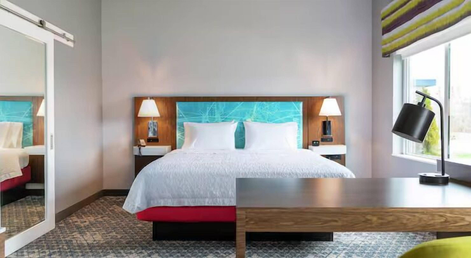 Bedroom 3, Hampton Inn Mayfield, Ky, Graves