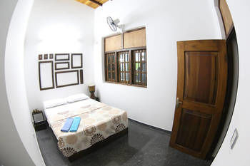Others 5, Hostel First, Katana