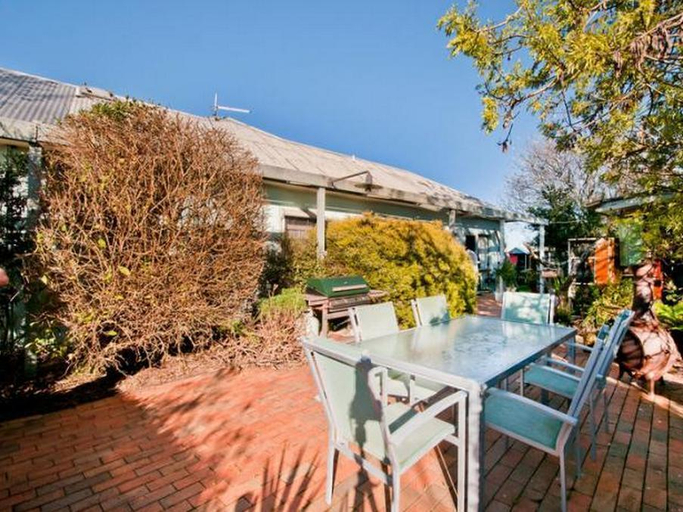 Sport & Beauty 2, Butlers Guesthouse, Colac-Otway - North