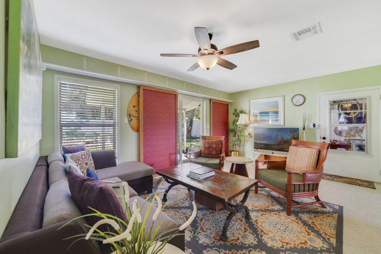 Living area, Beach & Resort Access - Pets, Games & Fire Pit, Brevard
