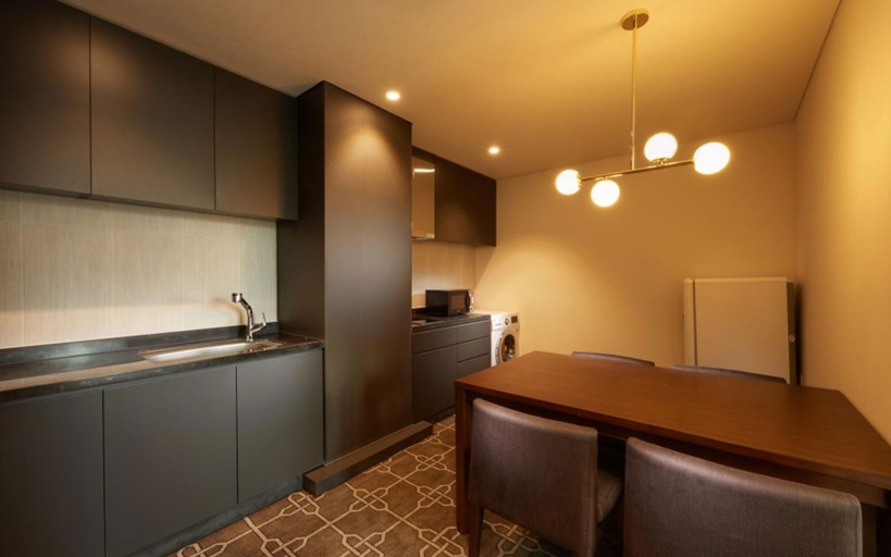 Others 2, Hotel Anobli, Gangnam