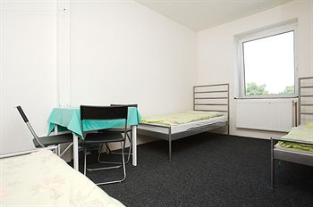 Others 3, Abex Hostel, Praha 3