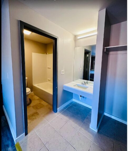 Bathroom, Three Judges Motel, New Haven