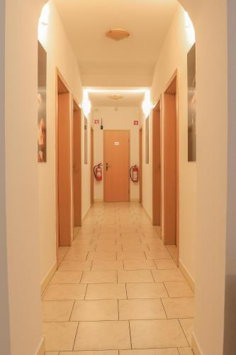 Others 4, ROOMS JANI, Bled