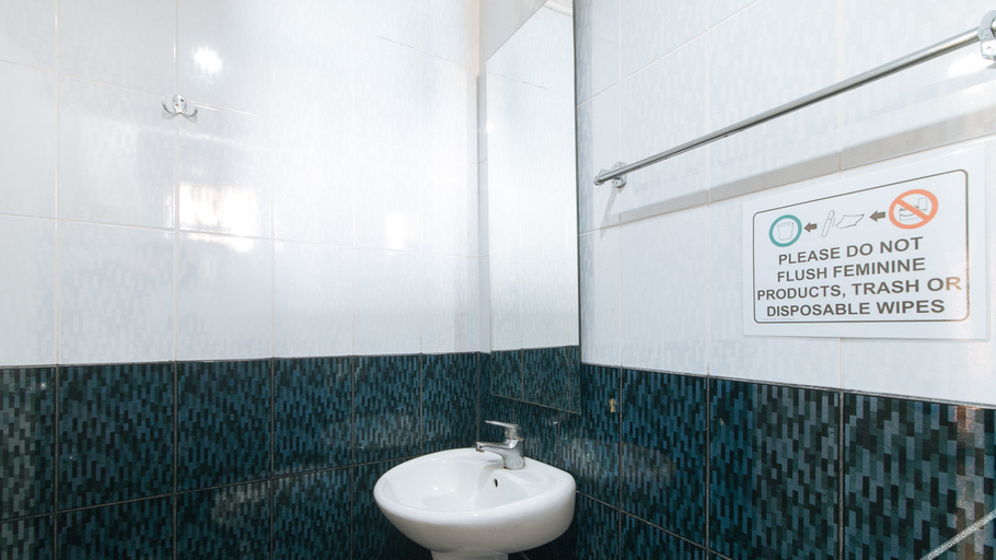 Bathroom 5, 153 Silverio Suites Paranaque City, Parañaque