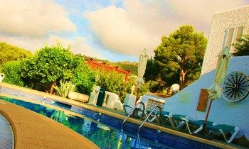Others 3, Villa Columbus, Baleares