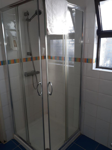 Bathroom 4, Vilamar, Lagos