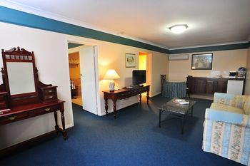 Living Area, The Clifton Motel Bunbury, Bunbury