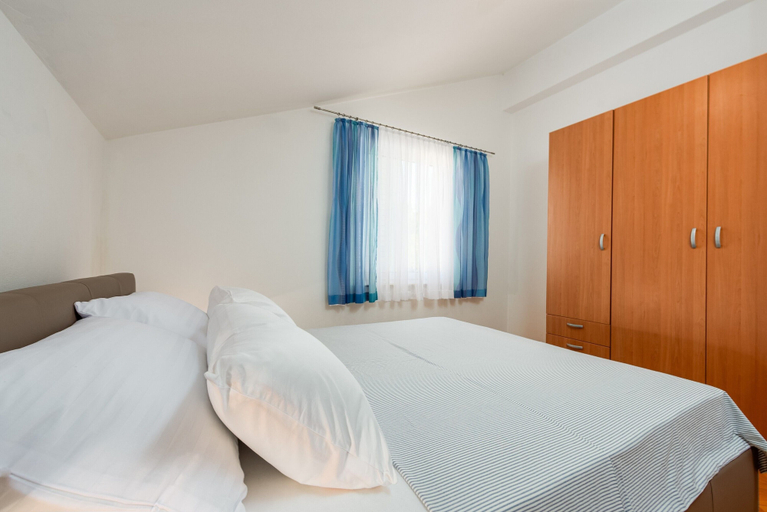 Bedroom 3, Apartments Pavlak, Vir