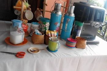 Food & Drinks