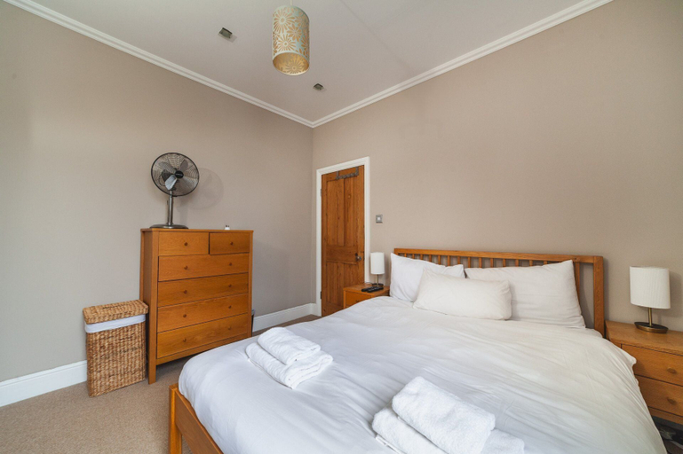 Bedroom 4, Charming One-Bed Oasis in Hammersmith, London