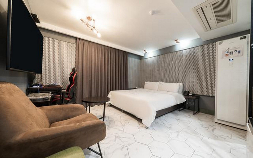 Bedroom 2, Incheon (Guwol-dong) Aloha Hotel, Bupyeong
