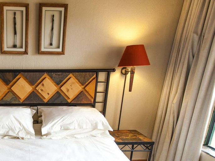 Bedroom, aha Alpine Heath Resort, Uthukela