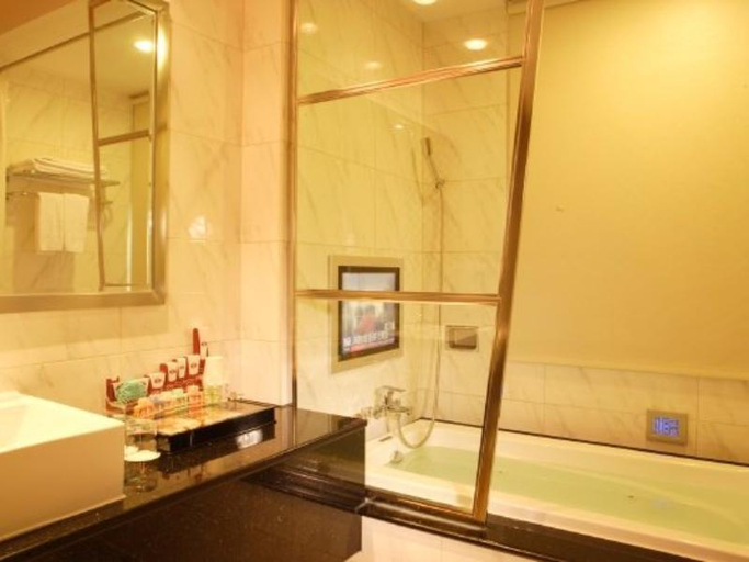 Bathroom, R7 Hotel, Kaohsiung
