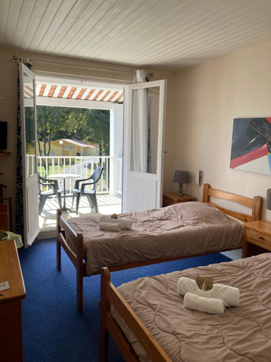 Bedroom 2, Les Chenes verts, Charente-Maritime