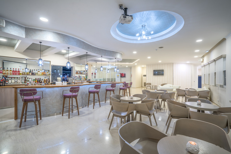 Food & Drinks 5, ゴールデン サン ホテル, Ionian Islands
