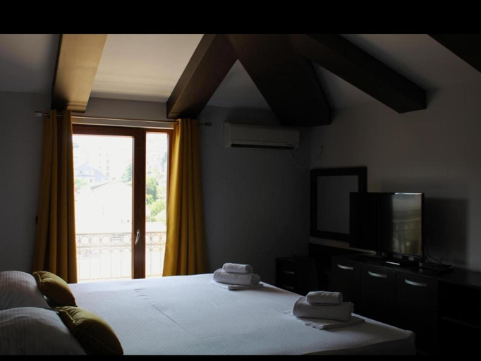 Bedroom 2, Diva Petra Apartments