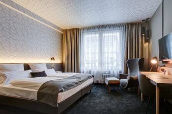 Others 5, Boutique 125 Hamburg Airport, Hamburg