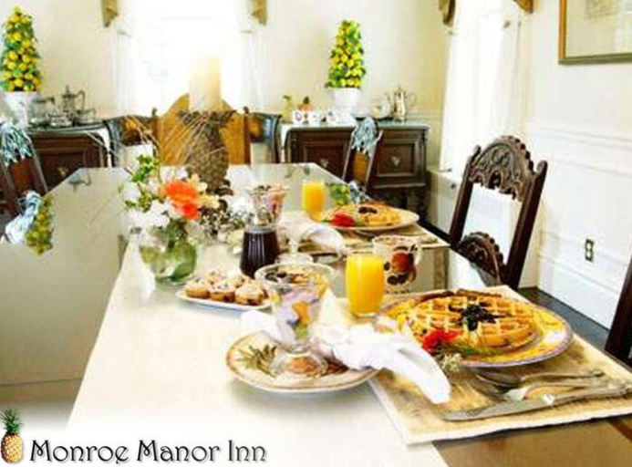 Food & Drinks, Monroe Manor Inn, Van Buren