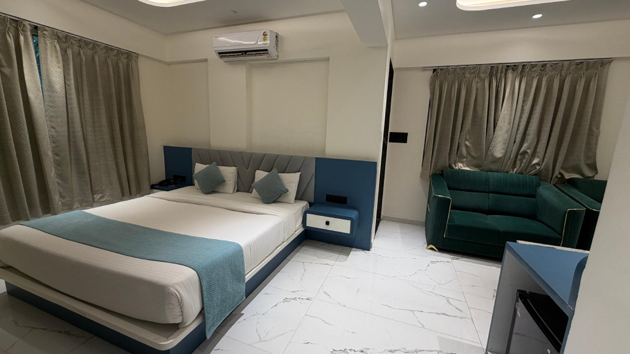 Bedroom 5, palm suites baner, Pune